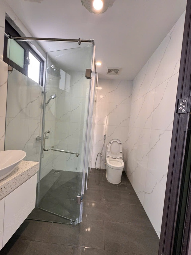 TRUNG TÂM PHƯỜNG XUÂN ĐỈNH- NHÀ MỚI KOONG -LÔ GÓC 2 THOÁNG- Ô TÔ ĐỖ CỬA-